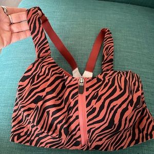 Victoria’s Secret 32DDD Sports bra